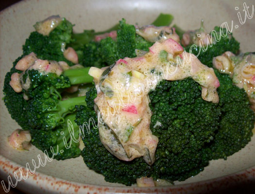 Insalata di broccoli con Vinaigrette