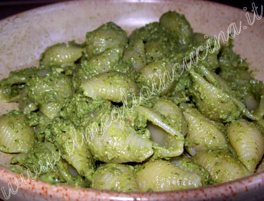 Conchiglie con pesto alle noci