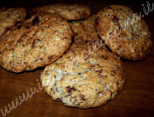 Cookies al cioccolato e nocciole