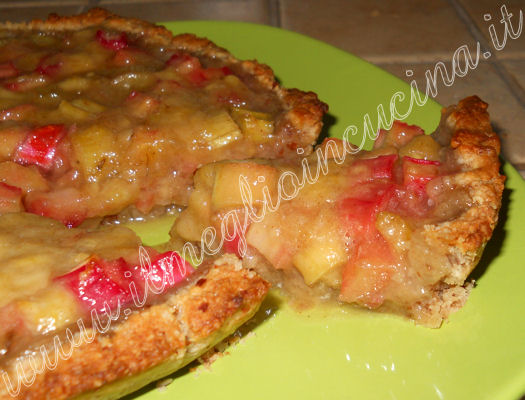 Rhubarb and almont tart