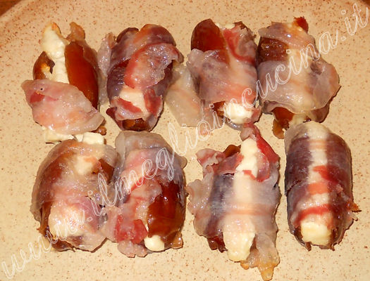 Datteri alla pancetta