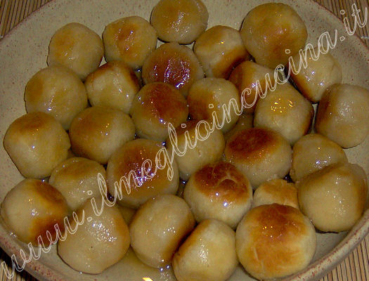 Gulab Jamun (Fried Sweet Balls)