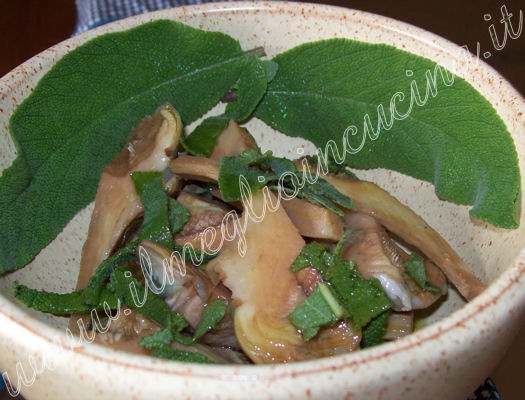 Insalata di carciofi e salvia