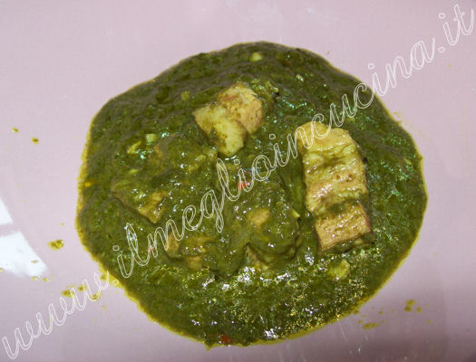 Maiale con curry di spinaci