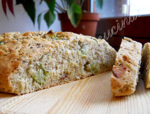 Asparagus bread with almonds