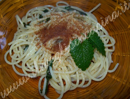 Pasta alla Bottarga e Melissa