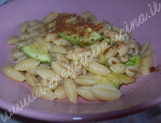 Pasta con bottarga e zucchine