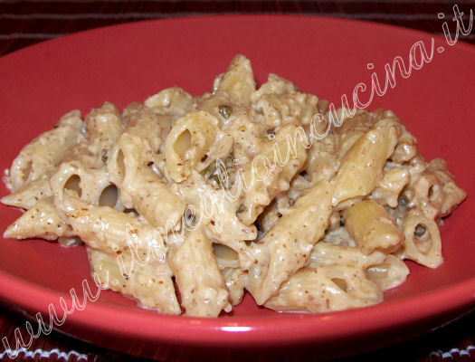 Pasta con gorgonzola e noci