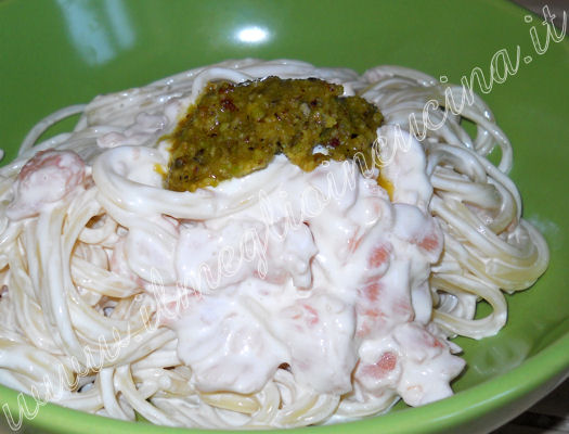 Pasta al salmone e pistacchio