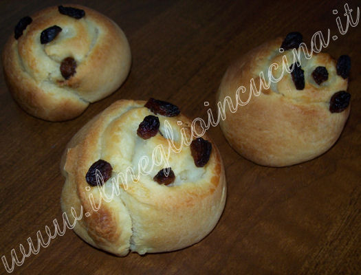 Pasticcini alla crema (Pain aux raisins)