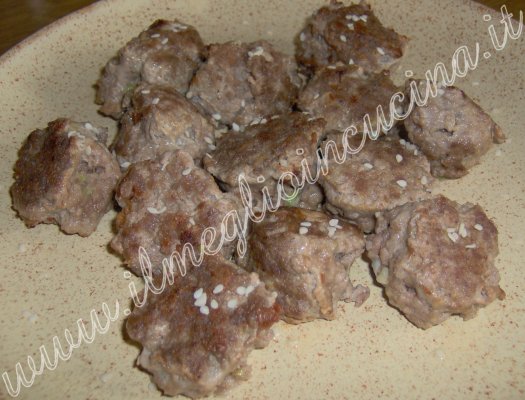 Polpette aromatizzate al sesamo