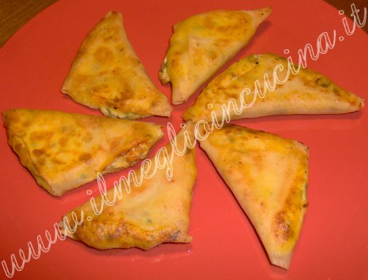 Tiropitakia (Cheese fritters)